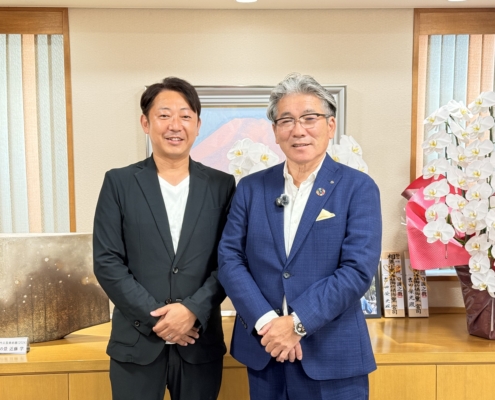 1718ニホン探索の関連画像：燦々と降り注ぐ太陽が育む極上の桃と、源義経の足跡息づく歴史の要所