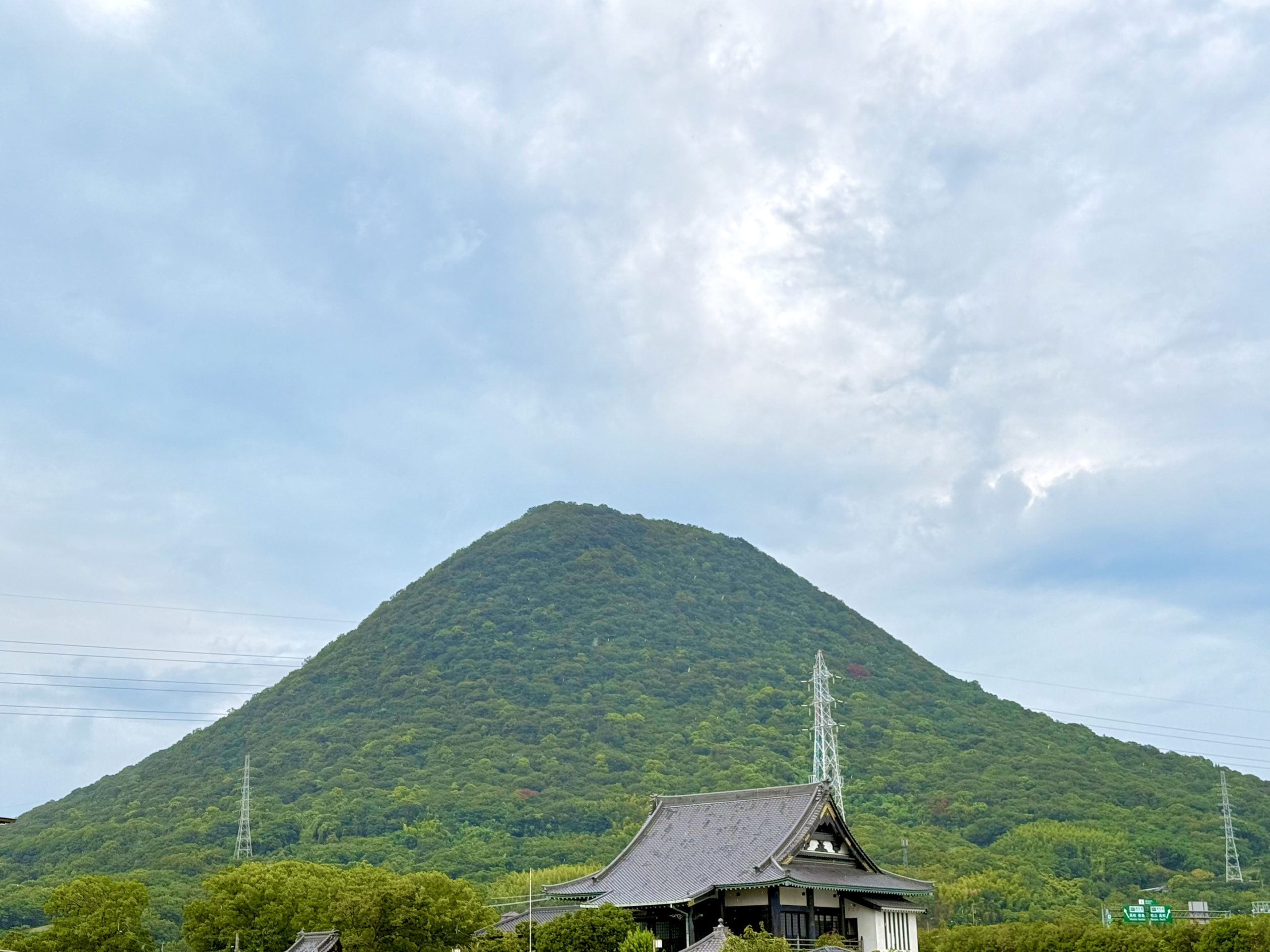 坂出市（香川県）の現地取材写真：「通過する街」から「暮らす街」へ。駅前と緑地を舞台に仕掛ける、人口5万人のダイナミックな公…（3）