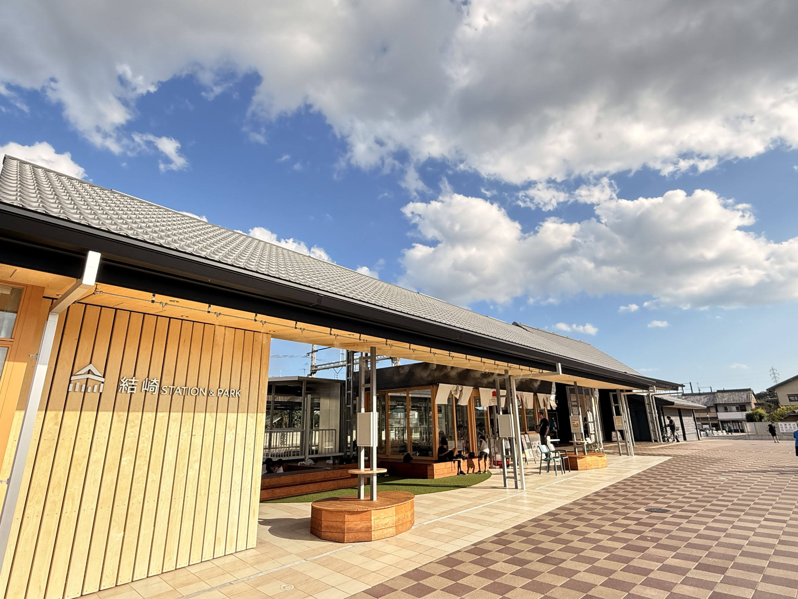 川西町（奈良県）の現地取材写真：駅前の賑わいを生む実験場「えきのキッチン」